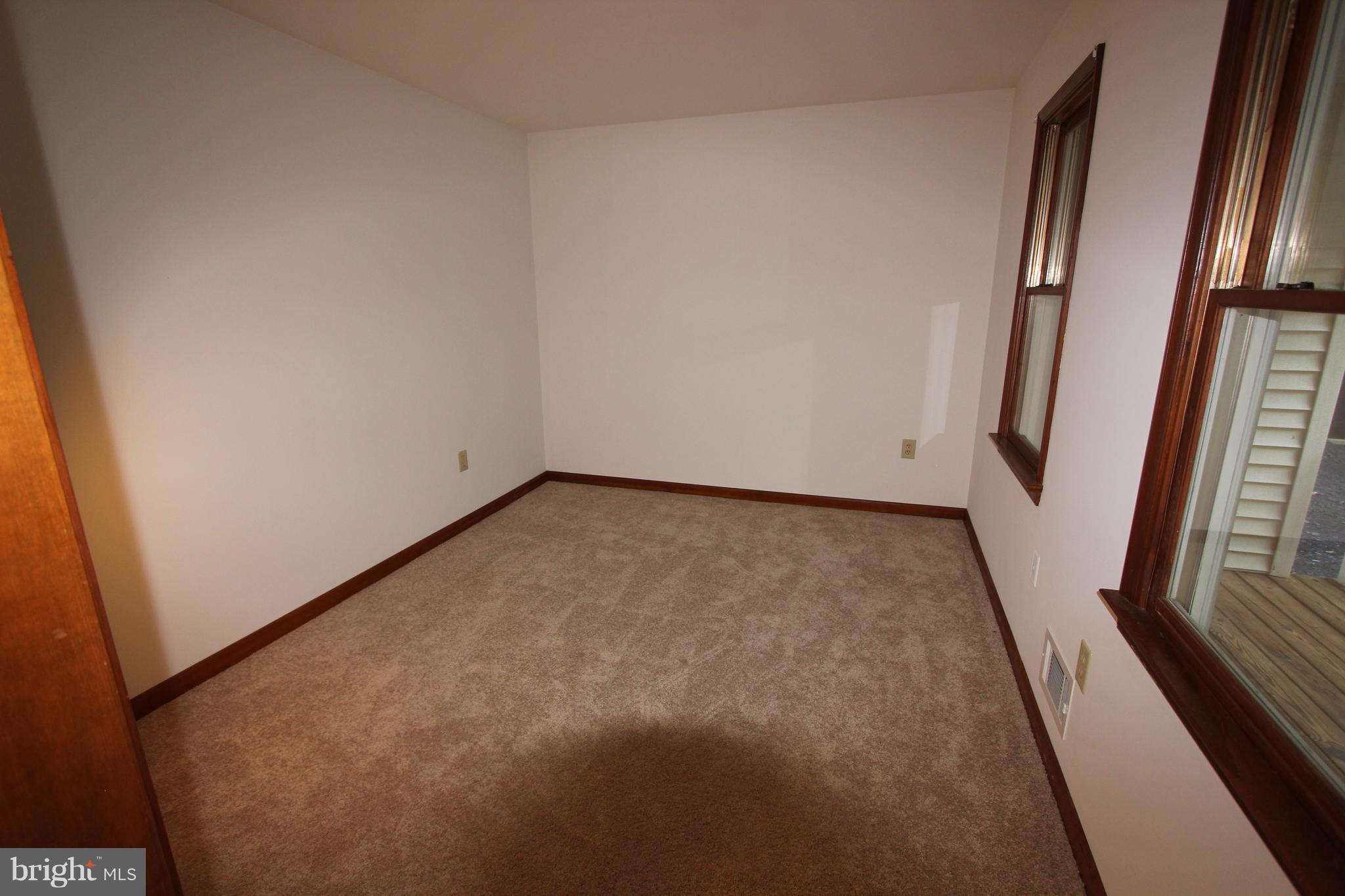10253 Greystone Road Manassas, VA 20111 - Photo 13 of 20 Living Room