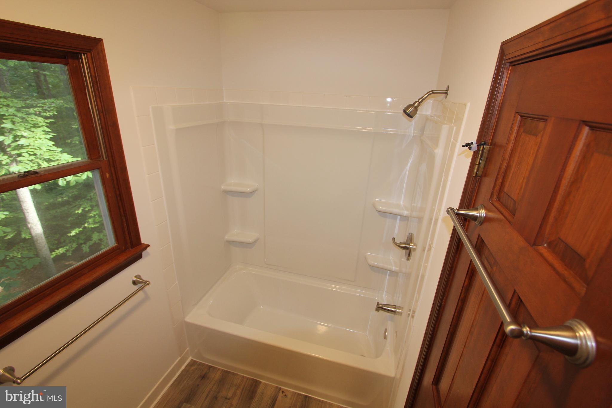 10253 Greystone Road Manassas, VA 20111 - Photo 16 of 20 Bath (Master)
