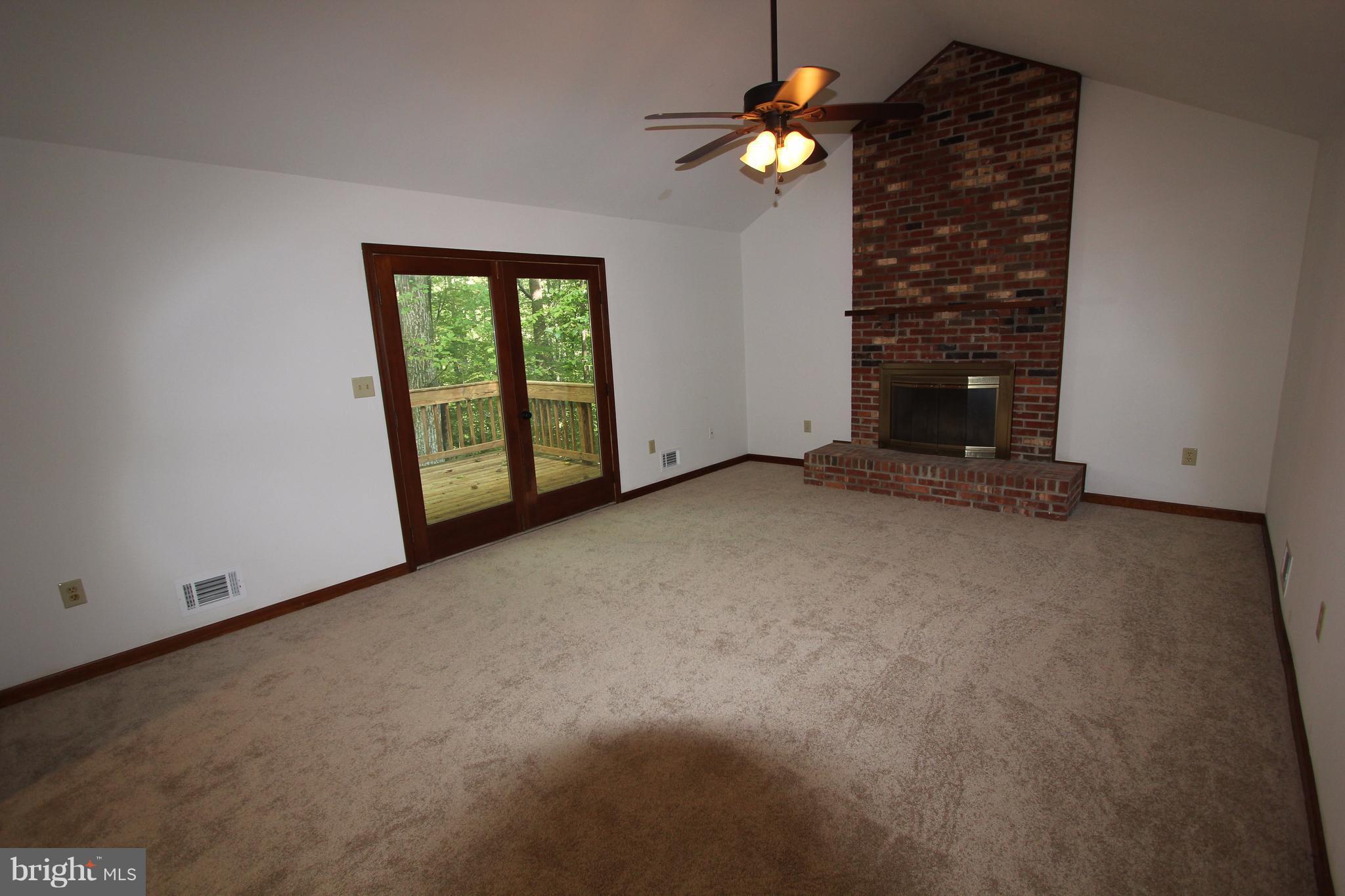 10253 Greystone Road Manassas, VA 20111 - Photo 6 of 20 Family Room