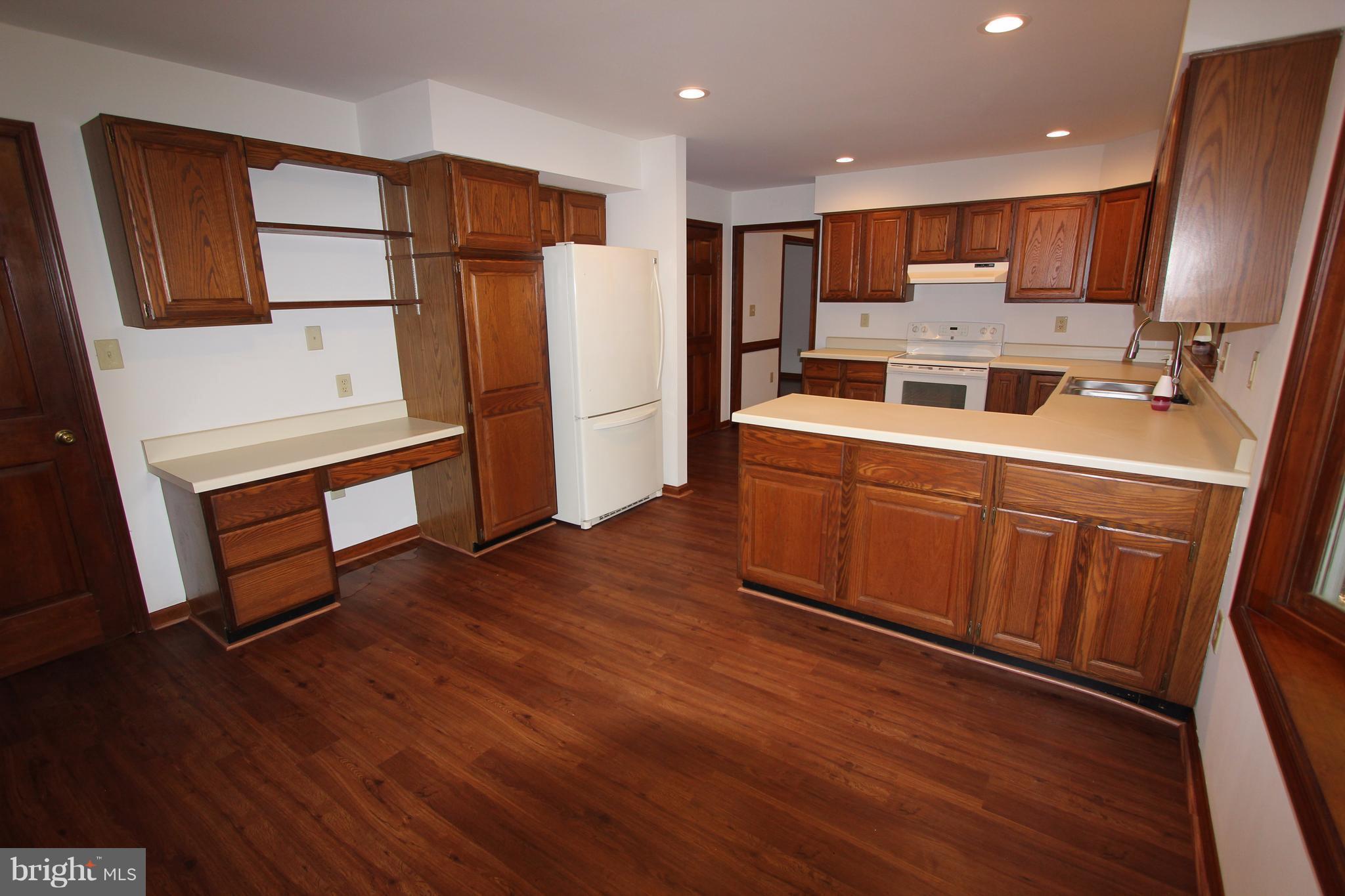 10253 Greystone Road Manassas, VA 20111 - Photo 8 of 20 Kitchen