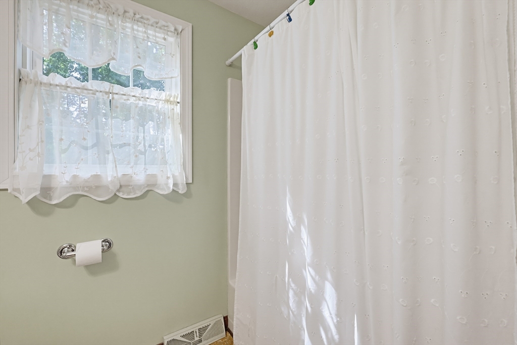 7 Hazeltine Road Upton, MA 01568 - Photo 31 of 42