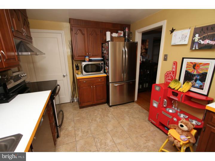 520 Ridley Circle Morton, PA 19070 - Photo 13 of 22 Kitchen