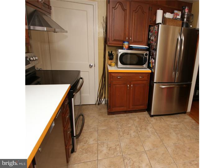 520 Ridley Circle Morton, PA 19070 - Photo 15 of 22 Kitchen