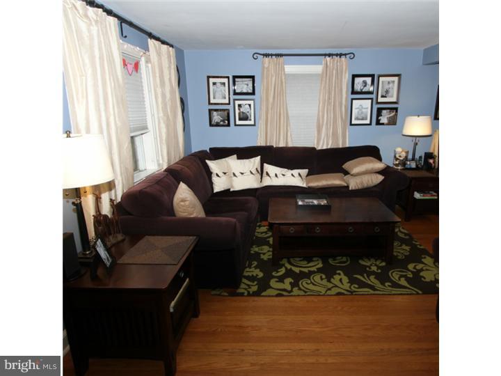 520 Ridley Circle Morton, PA 19070 - Photo 16 of 22 Living Room