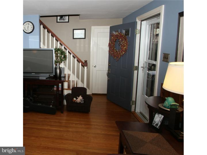 520 Ridley Circle Morton, PA 19070 - Photo 17 of 22 Foyer