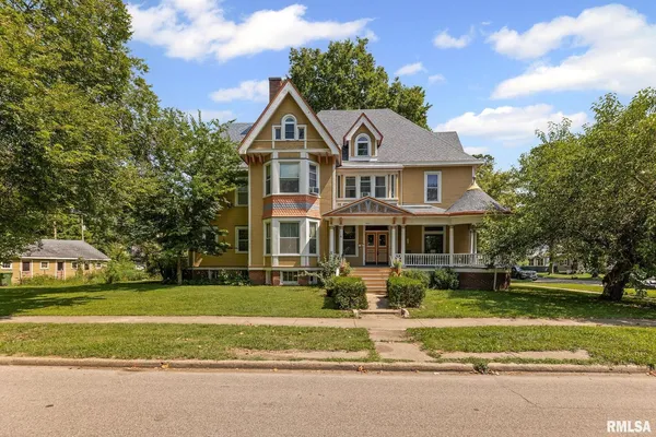 $199,900 | 404 West Broadway, Centralia, IL 62801