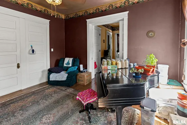 $199,900 | 404 West Broadway, Centralia, IL 62801