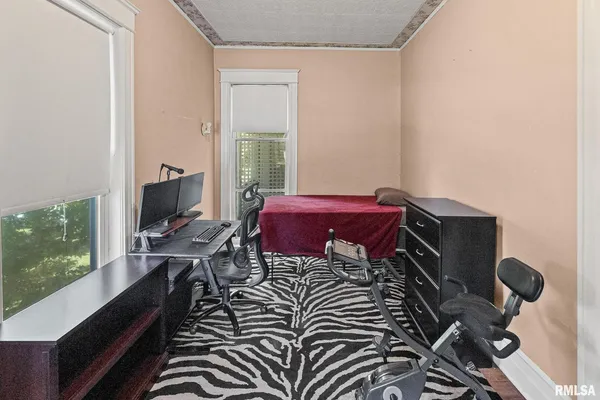 $199,900 | 404 West Broadway, Centralia, IL 62801