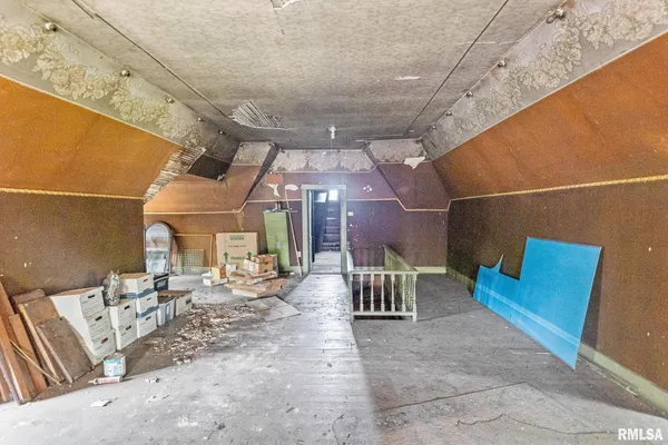 $199,900 | 404 West Broadway, Centralia, IL 62801