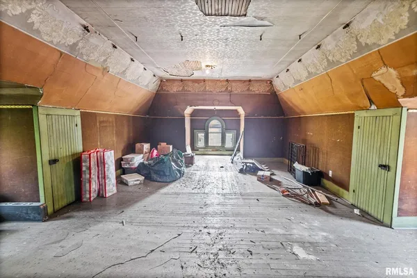 $199,900 | 404 West Broadway, Centralia, IL 62801