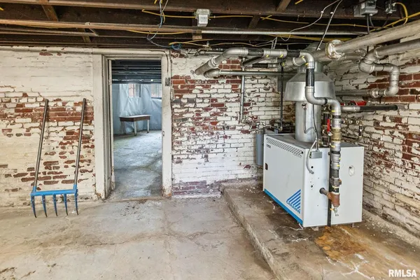 $199,900 | 404 West Broadway, Centralia, IL 62801