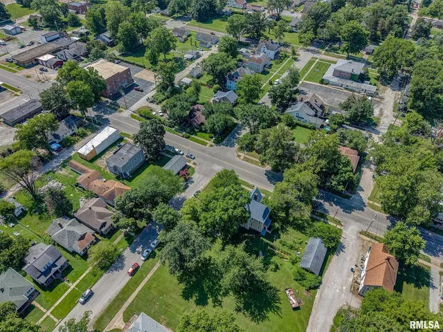 $230,000 | 404 West Broadway, Centralia, IL 62801