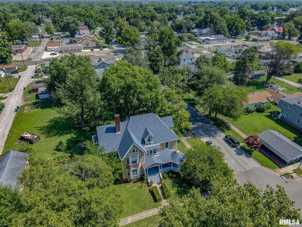 $199,900 | 404 West Broadway, Centralia, IL 62801