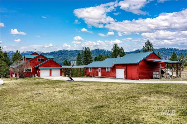 $975,000 | 6 East Beck Road, Garden Valley, ID 83622