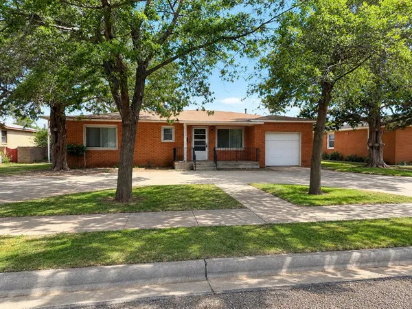$142,000 | 1012 East Oak Street, Brownfield, TX 79316