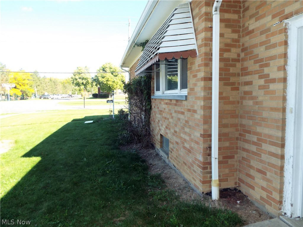 23308 Emery Road Cleveland, OH 44128 - Photo 7 of 20