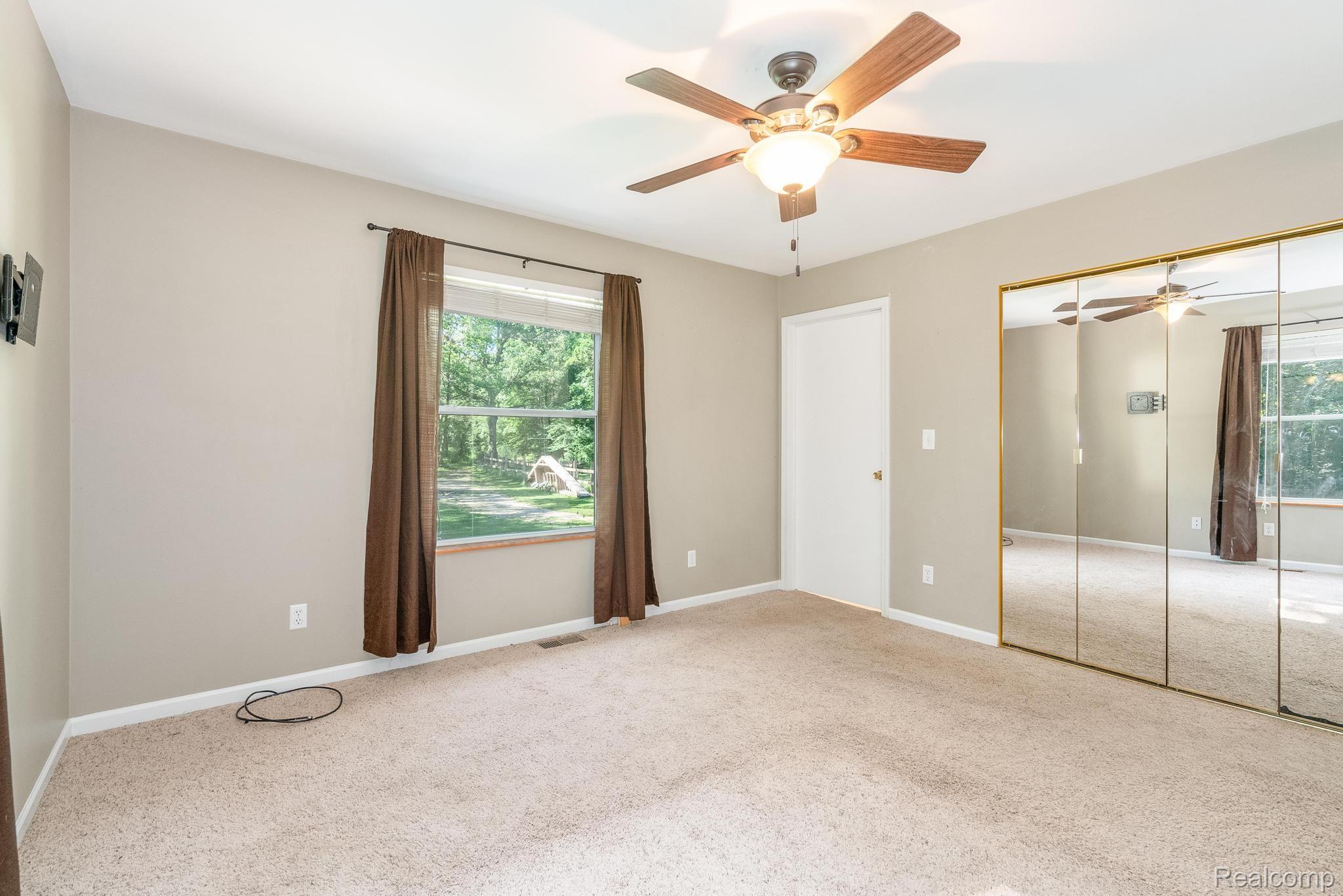 45171 Dunn Road Belleville, MI 48111 - Photo 33 of 52 Gallery Image 33