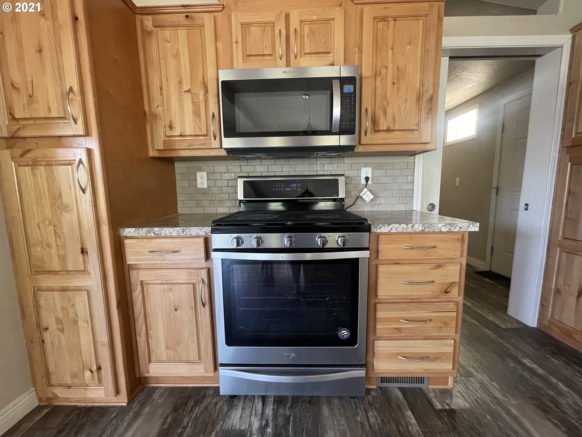 445 Union Gap Loop Oakland, OR 97462 - Photo 2 of 32 Gallery Image 2