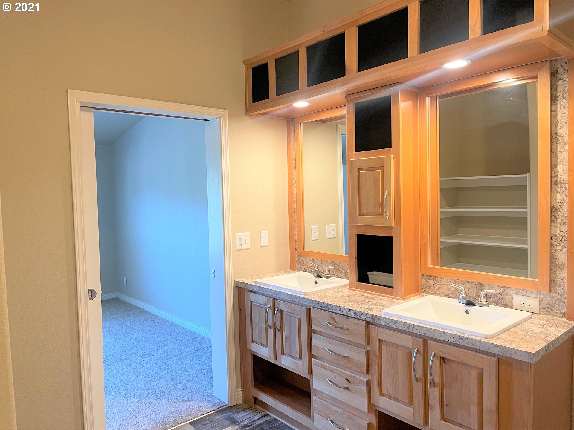 445 Union Gap Loop Oakland, OR 97462 - Photo 20 of 32 Gallery Image 20