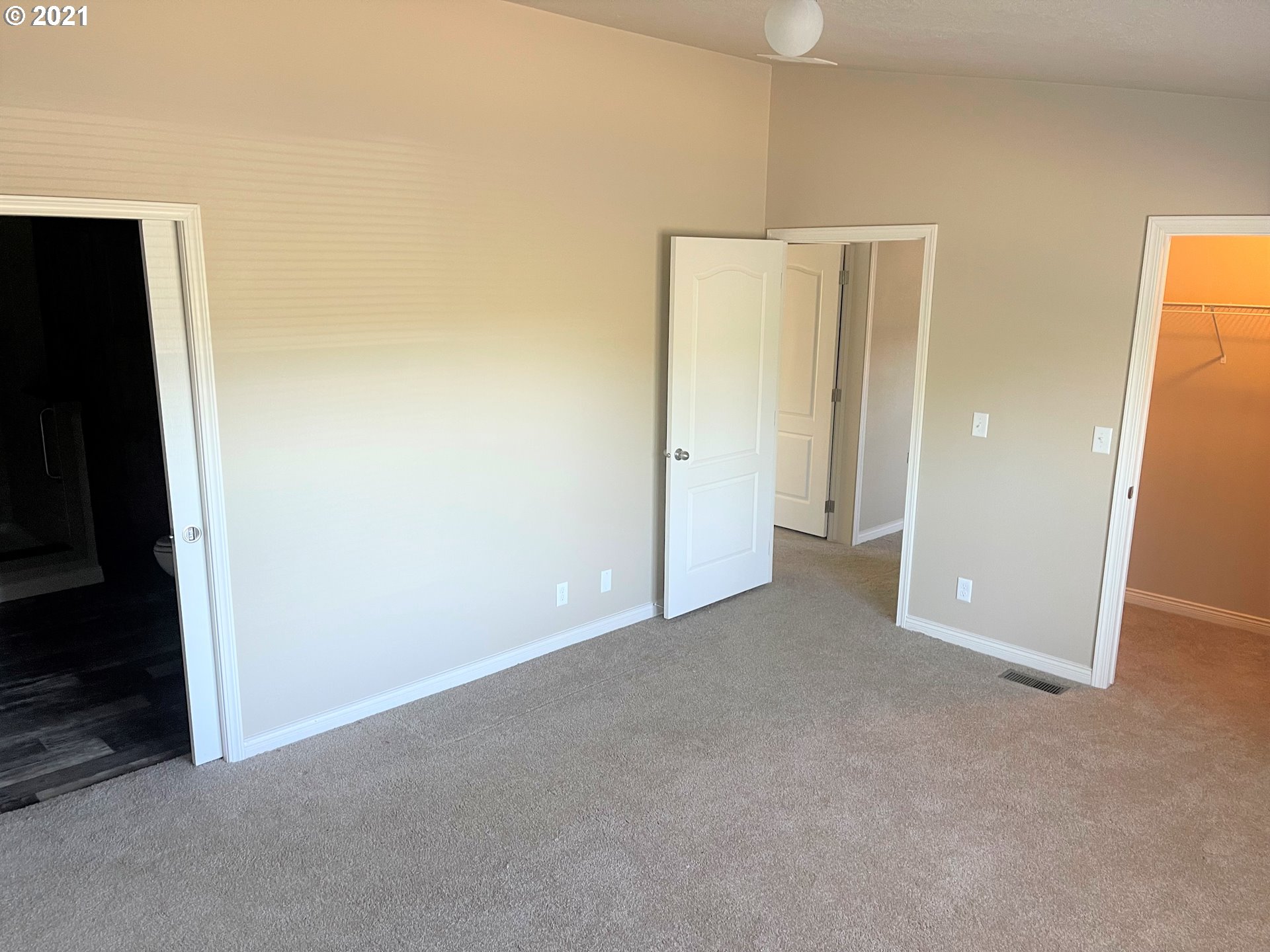445 Union Gap Loop Oakland, OR 97462 - Photo 21 of 32 Gallery Image 21