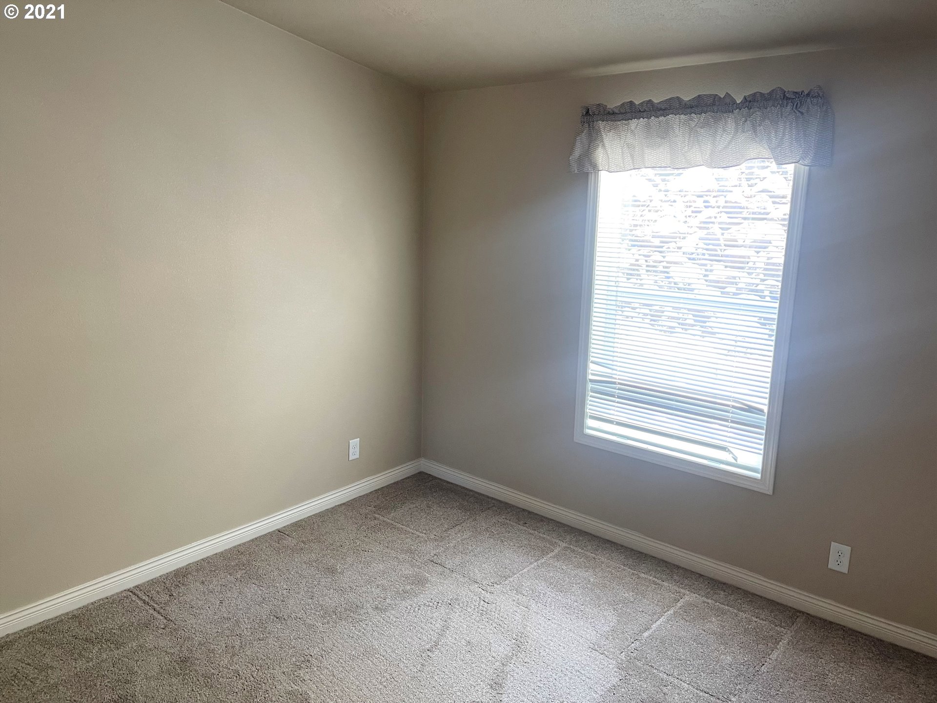 445 Union Gap Loop Oakland, OR 97462 - Photo 24 of 32 Gallery Image 24