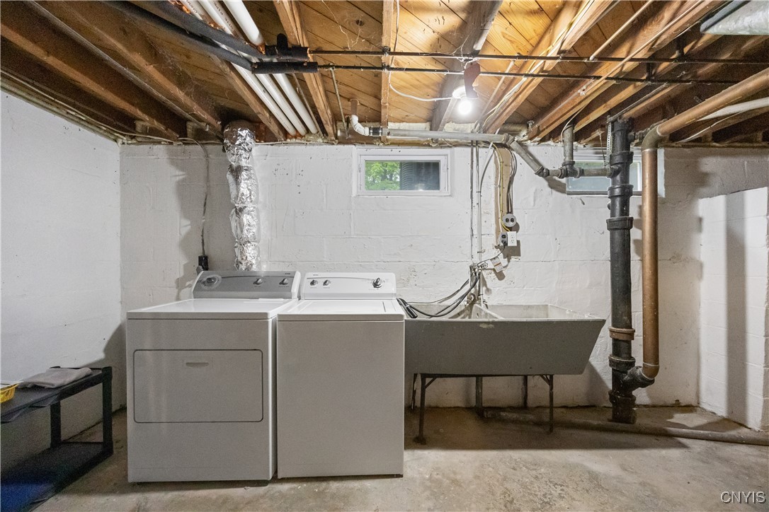 117 Stanton Drive DeWitt, NY 13214 - Photo 28 of 35 Basement laundry