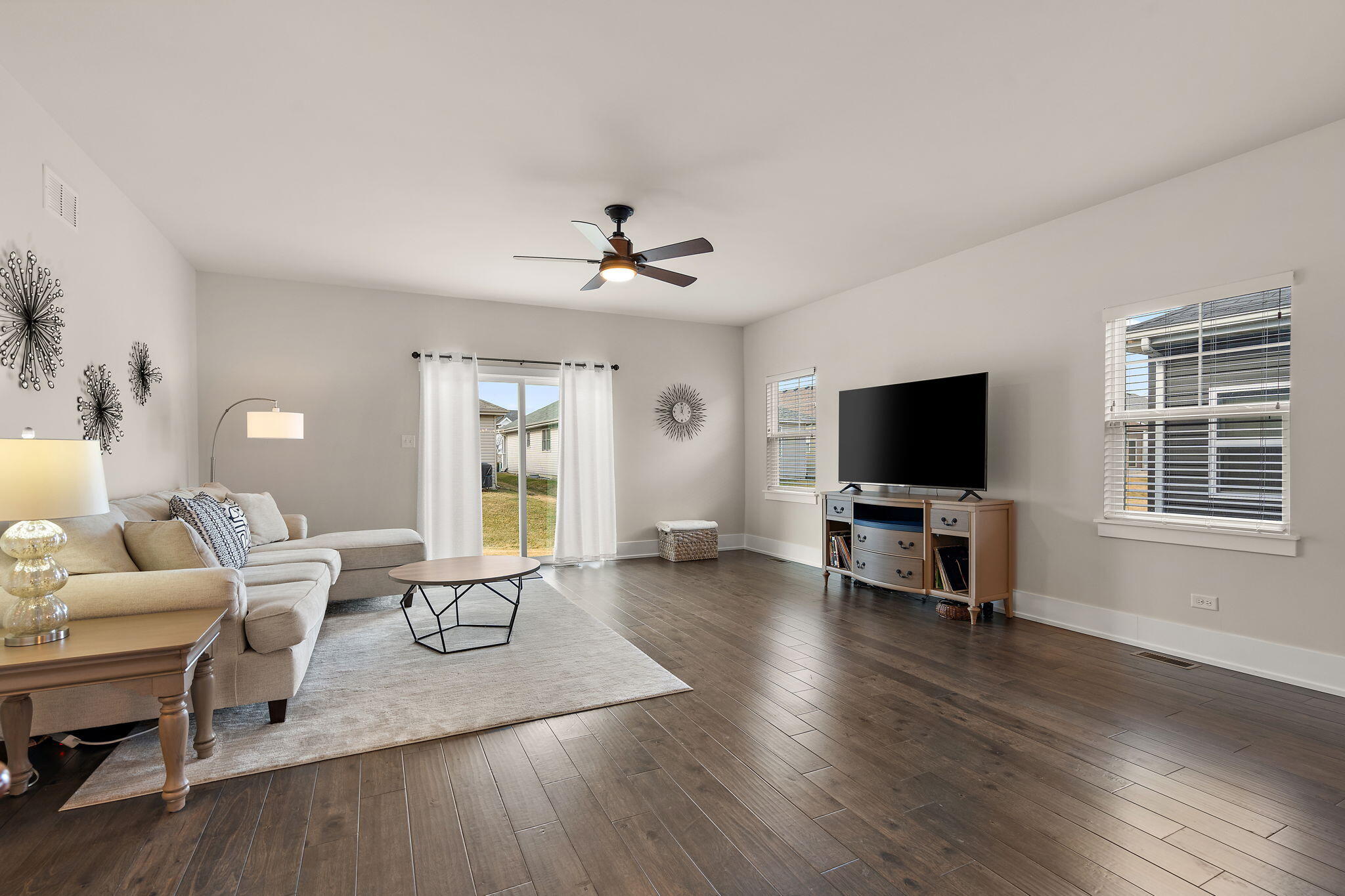 10160 Privet Drive Crown Point, IN 46307 - Photo 14 of 33 2048x1365