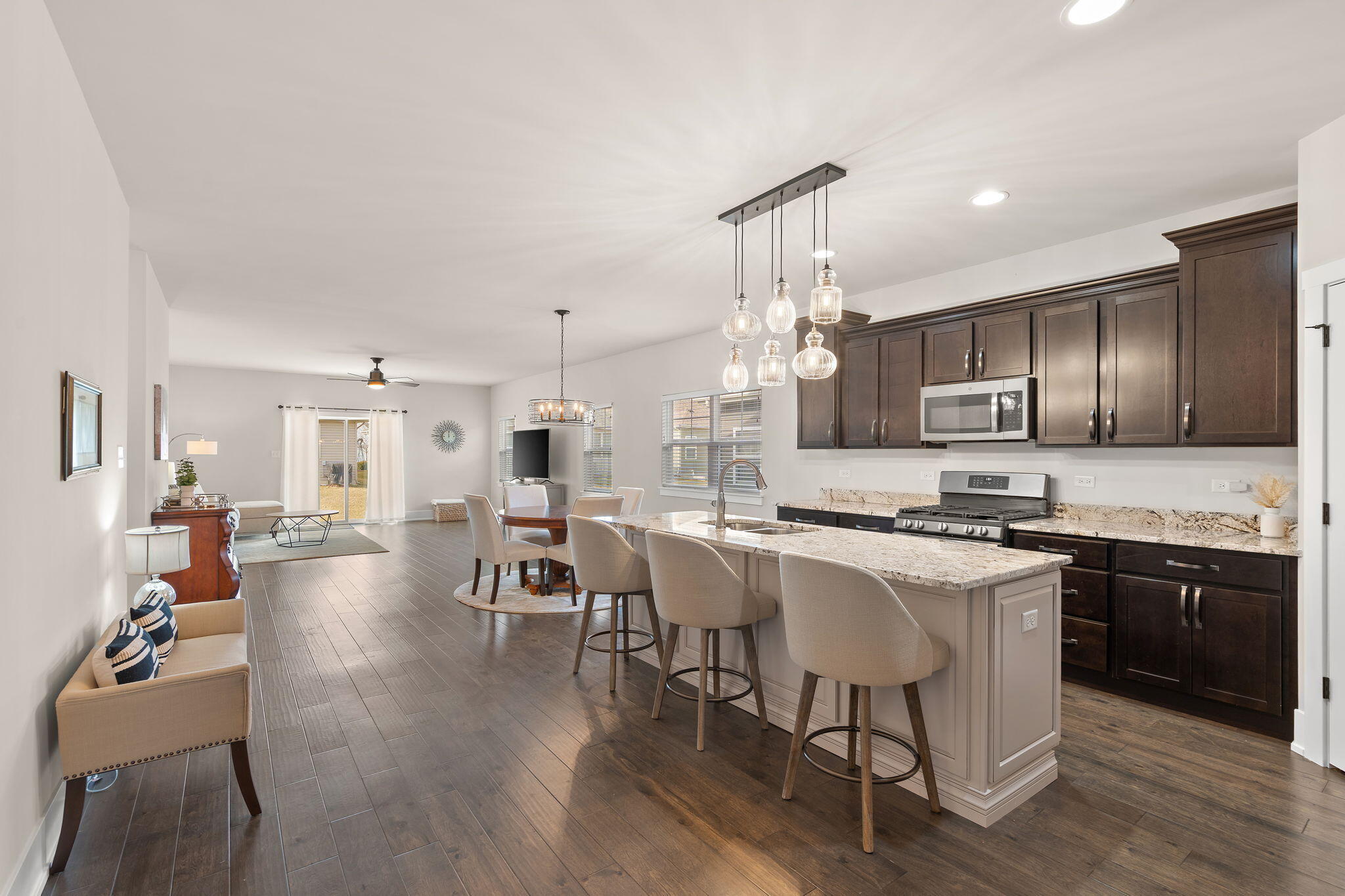 10160 Privet Drive Crown Point, IN 46307 - Photo 7 of 33 2048x1365