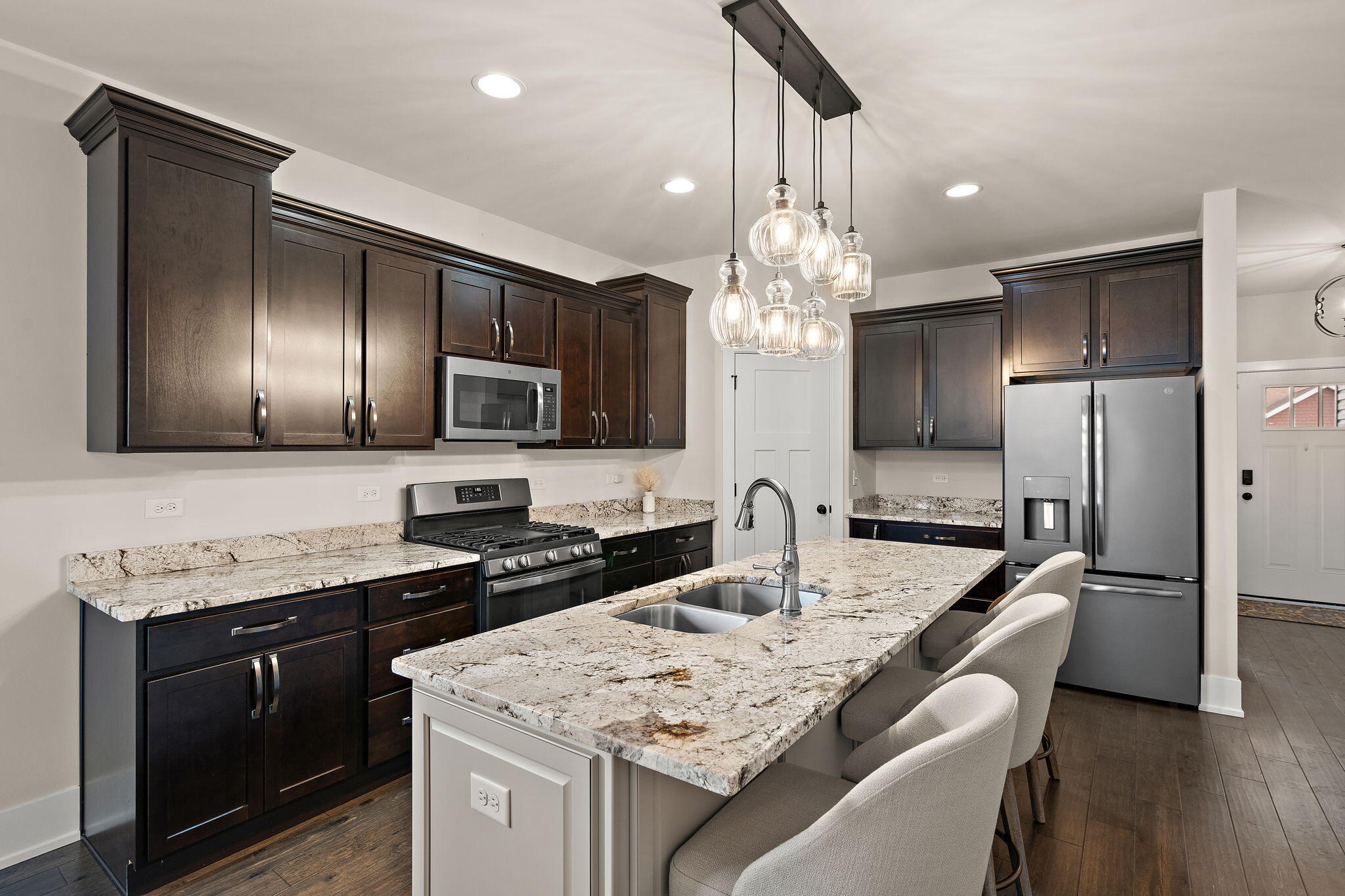 10160 Privet Drive Crown Point, IN 46307 - Photo 9 of 33 2048x1365