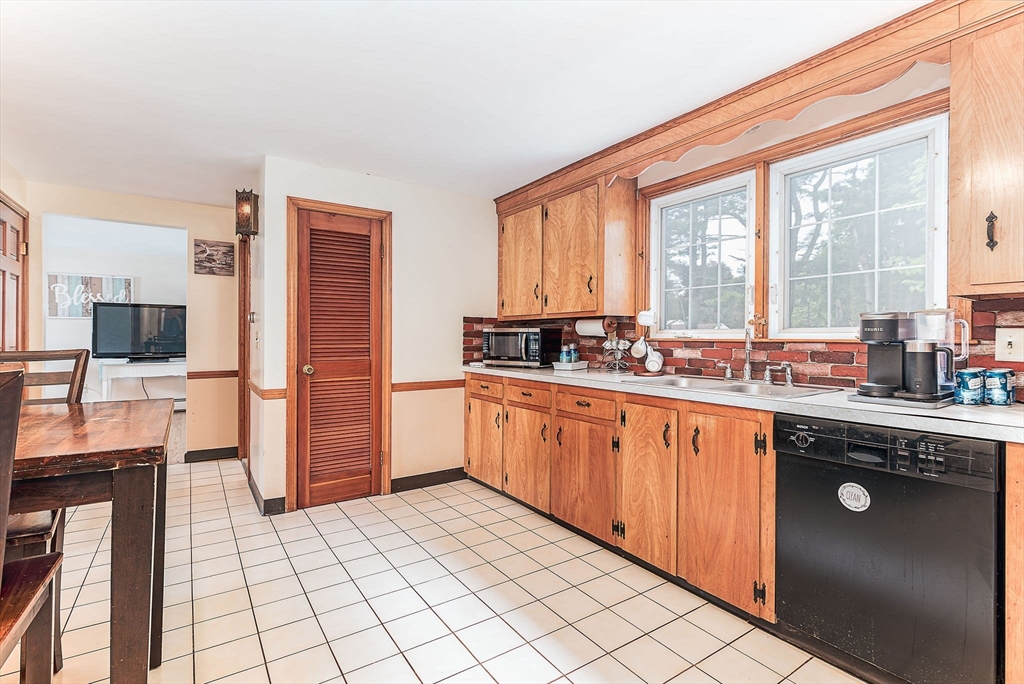 36 Cynthia Road Seekonk, MA 02771 - Photo 11 of 41