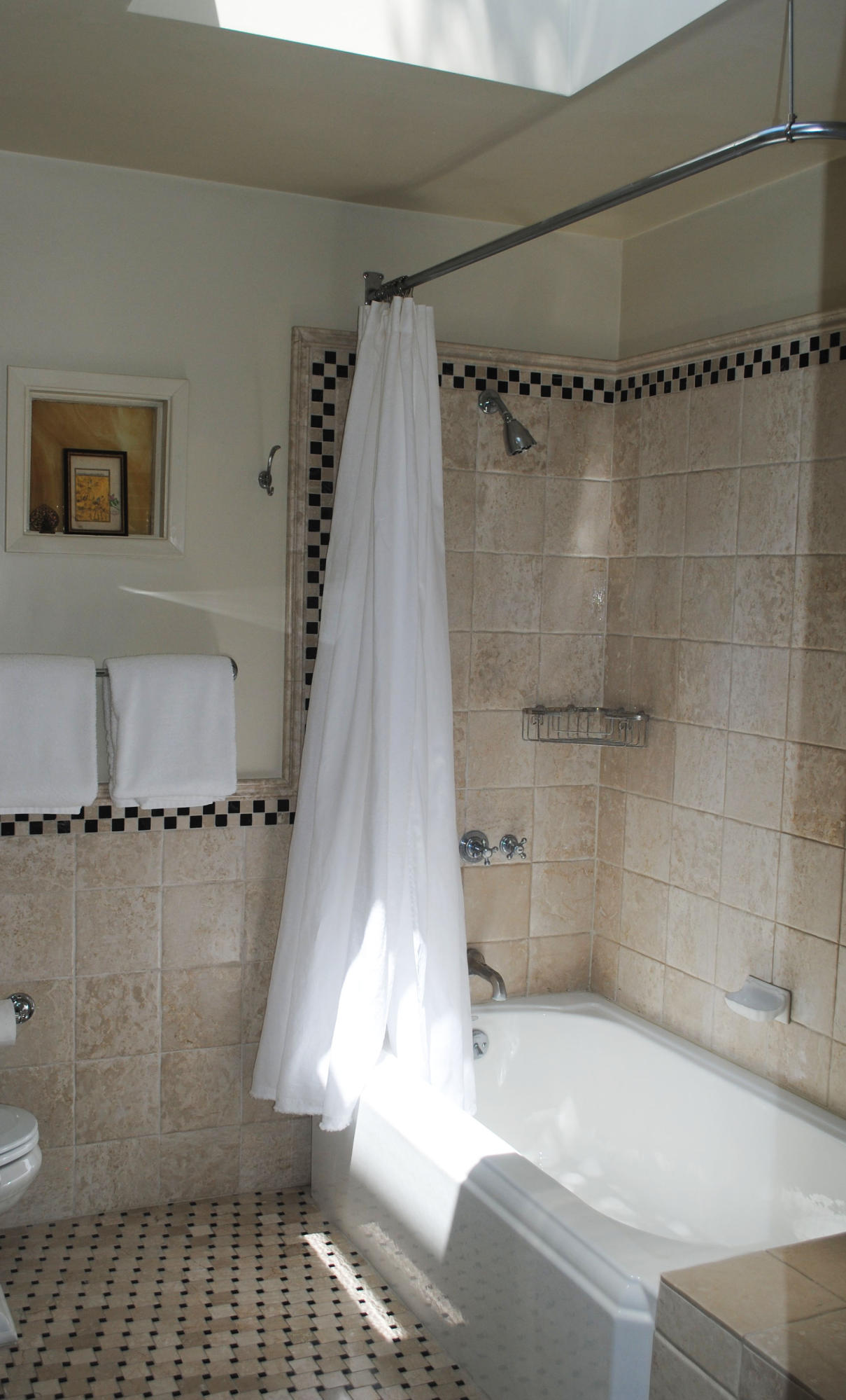 548 San Ysidro Road, Unit A Santa Barbara, CA 93108 - Photo 18 of 25 Bathroom 2-m