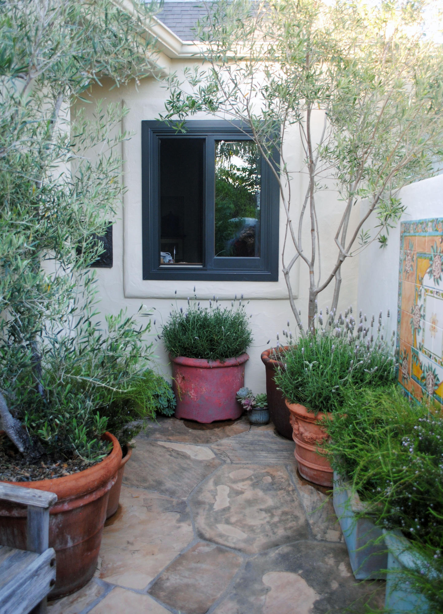 548 San Ysidro Road, Unit A Santa Barbara, CA 93108 - Photo 3 of 25 Courtyard Privacy-m