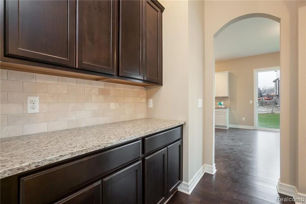 1154 Pembroke Drive Rochester Hills, MI 48307 - Photo 13 of 49