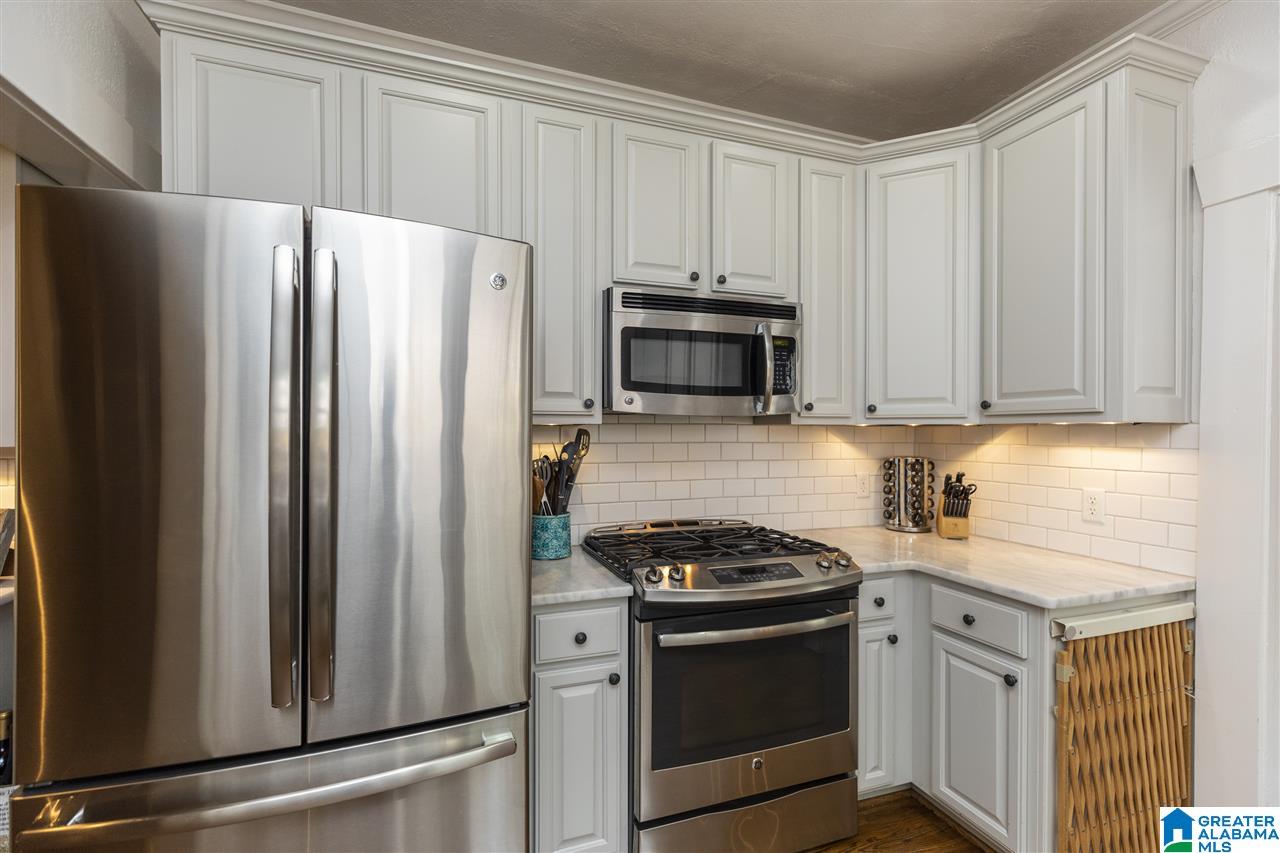 1005 Irving Road Birmingham, AL 35209 - Photo 16 of 44