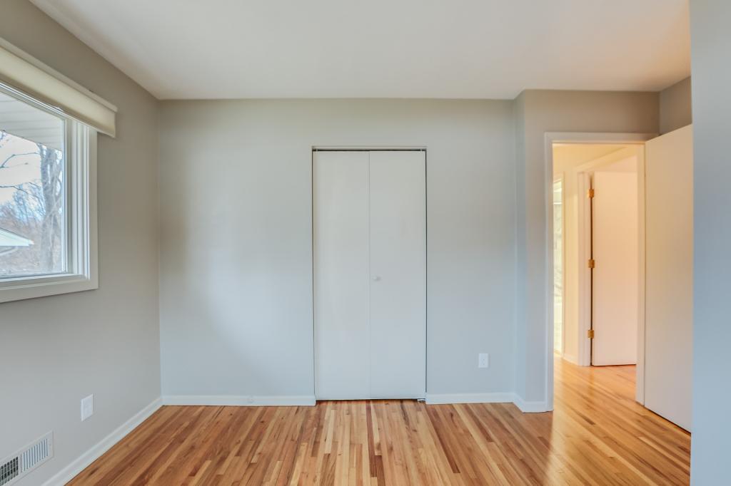 6132 Linden Road Woodbury, MN 55125 - Photo 9 of 14 Gallery Image 9