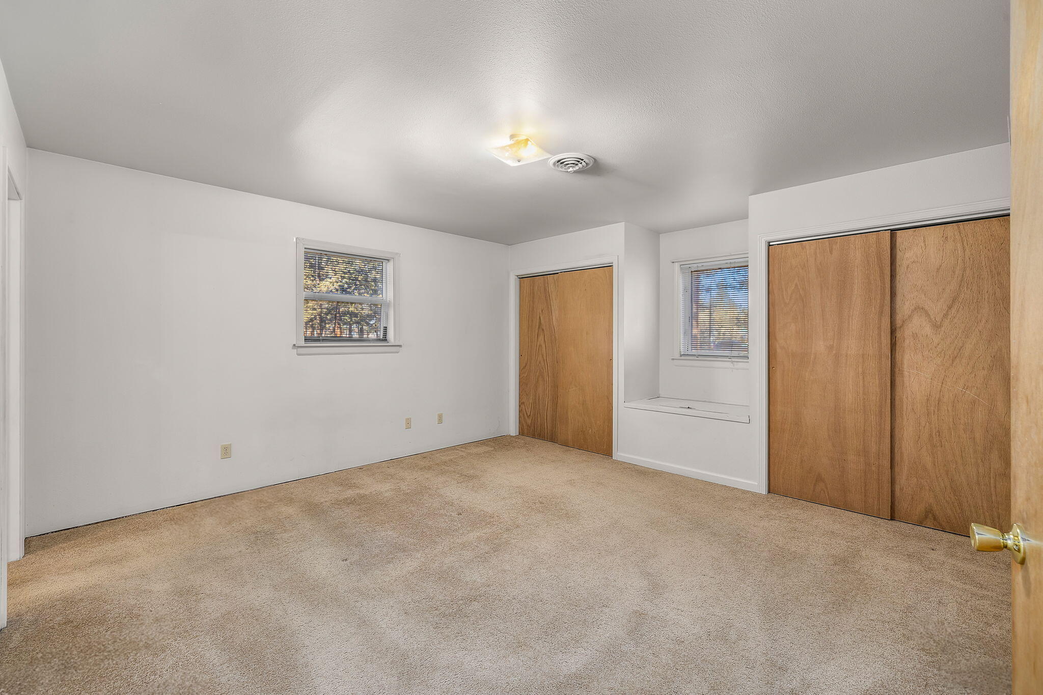 17235 Kent Road Sisters, OR 97759 - Photo 8 of 35 2024_12_27_17235_kent_road_sisters-9