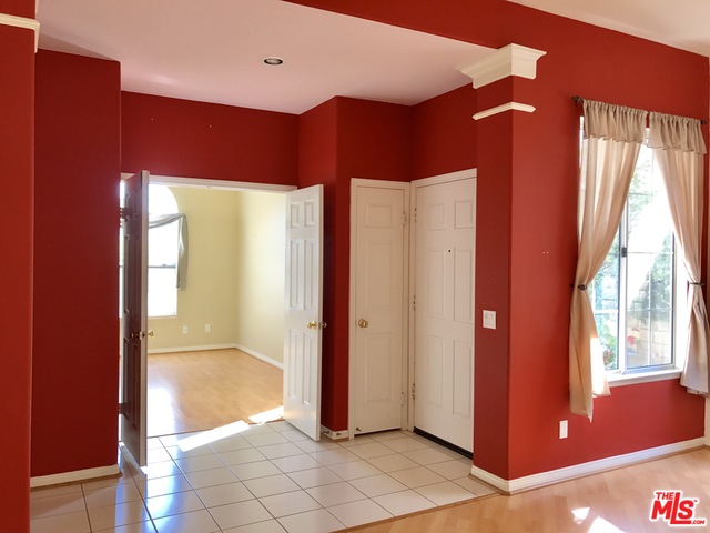 2489 Gillingham Circle Thousand Oaks, CA 91362 - Photo 5 of 11