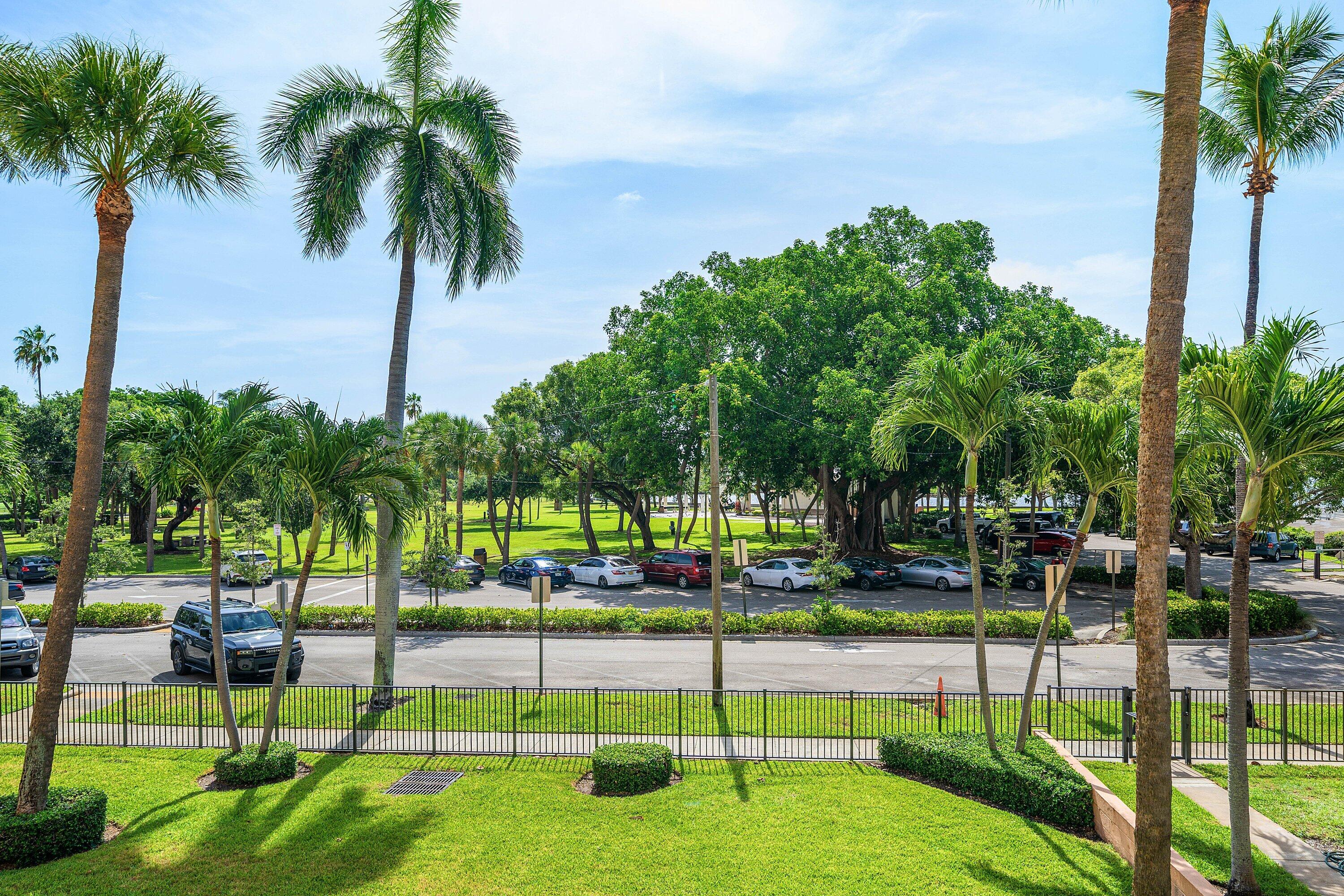 15 South Golfview Road, Unit 206 Lake Worth, FL 33460 - Photo 11 of 35 15 south Golfview rd