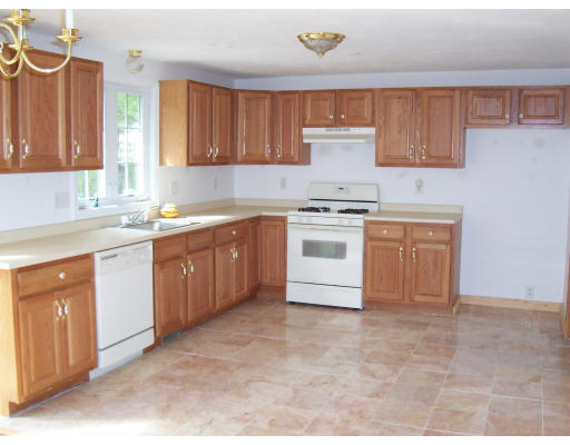 79 Juniper Road Holbrook, MA 02343 - Photo 4 of 14