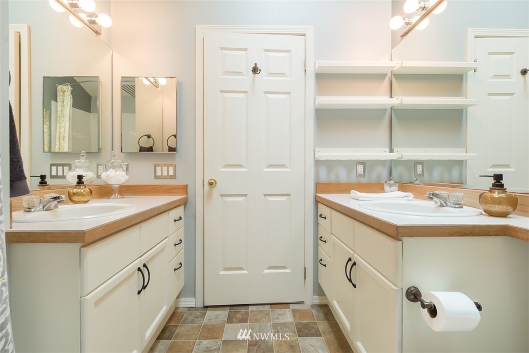 22715 4th Avenue West, Unit 105 Bothell, WA 98021 - Photo 17 of 23