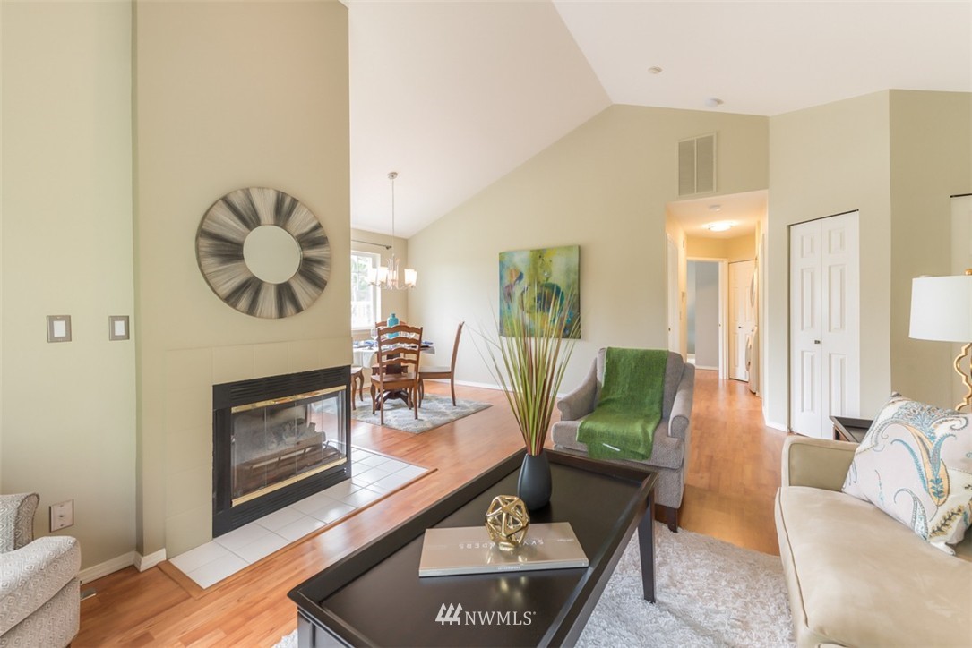 22715 4th Avenue West, Unit 105 Bothell, WA 98021 - Photo 3 of 23