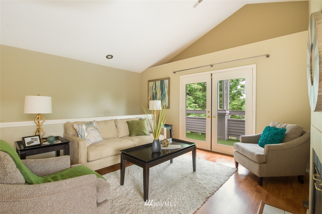 22715 4th Avenue West, Unit 105 Bothell, WA 98021 - Photo 4 of 23