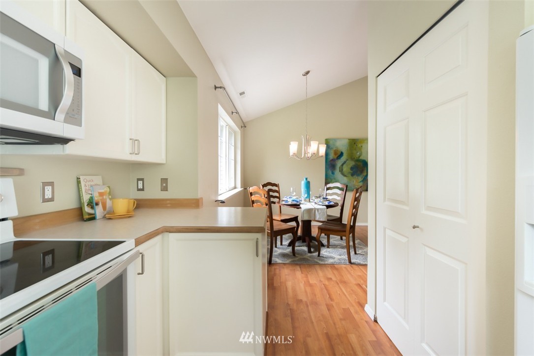 22715 4th Avenue West, Unit 105 Bothell, WA 98021 - Photo 10 of 23