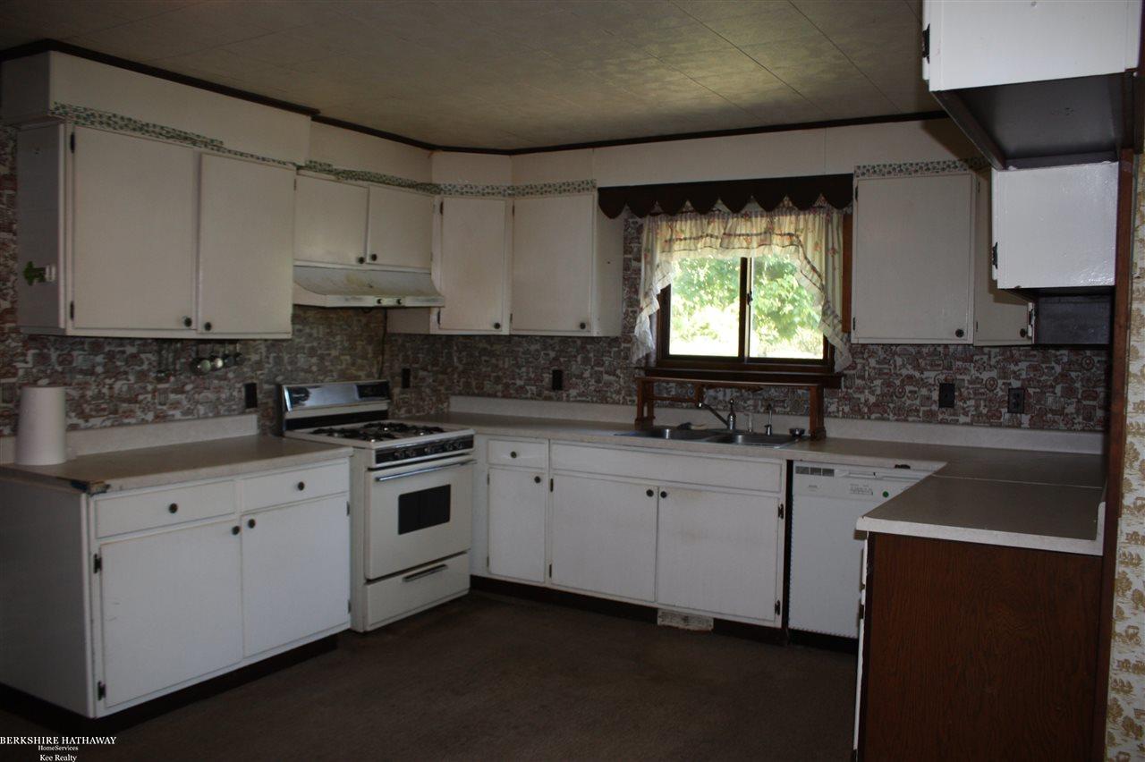 65350 Romeo Plank Road Ray, MI 48096 - Photo 8 of 44 Kitchen