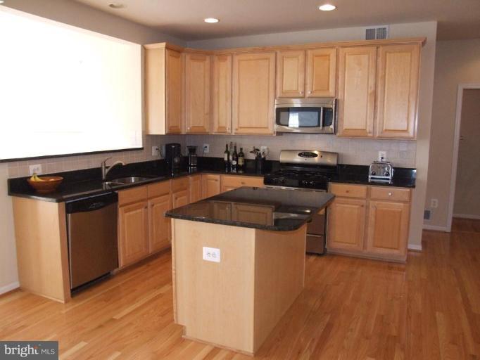 18505 Cornflower Road Boyds, MD 20841 - Photo 3 of 20 Kitchen
