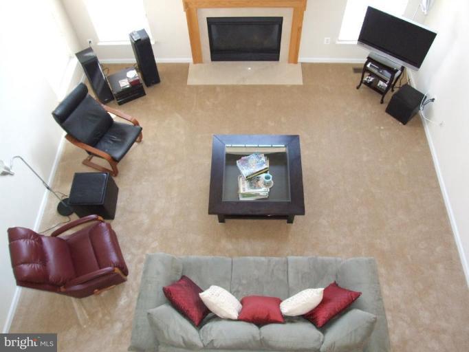 18505 Cornflower Road Boyds, MD 20841 - Photo 5 of 20 Family Room
