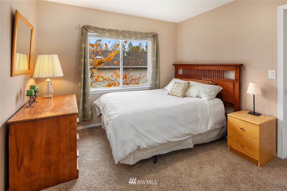 480 Field Place Northeast Renton, WA 98059 - Photo 13 of 25