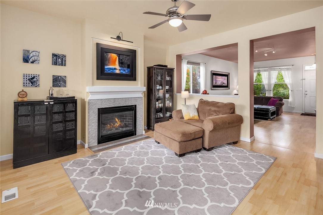 480 Field Place Northeast Renton, WA 98059 - Photo 5 of 25