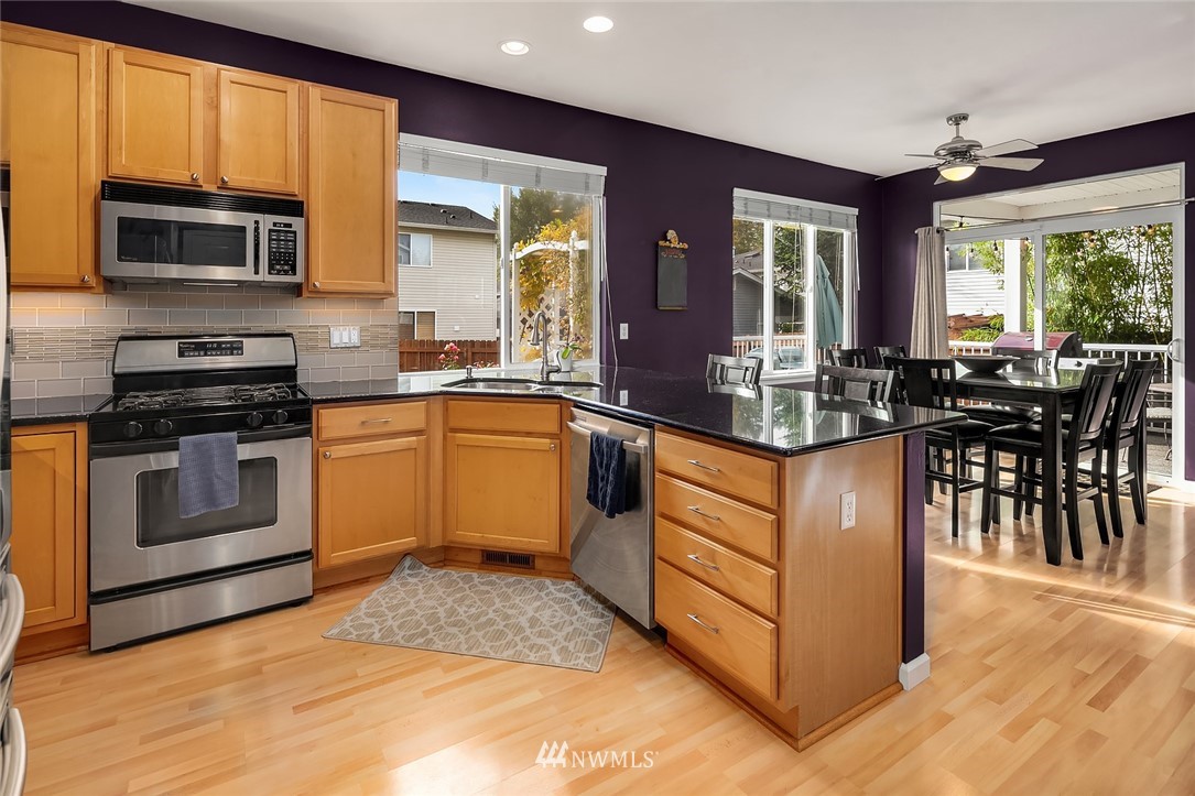 480 Field Place Northeast Renton, WA 98059 - Photo 8 of 25