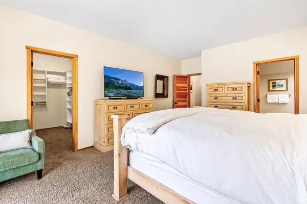 $2,250,000 | 756 Fairway Circle, Unit 756, Mammoth Lakes, CA 93546